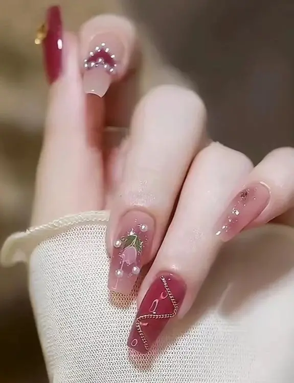 chain design on red nails